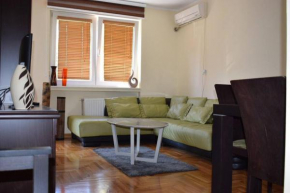 1 Bdr Apt Wlk Distance to Center City free parking